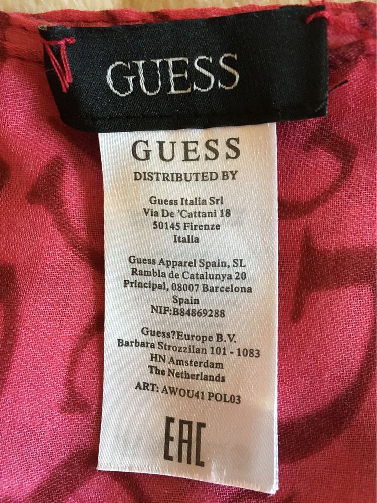 Lenço rosa Guess