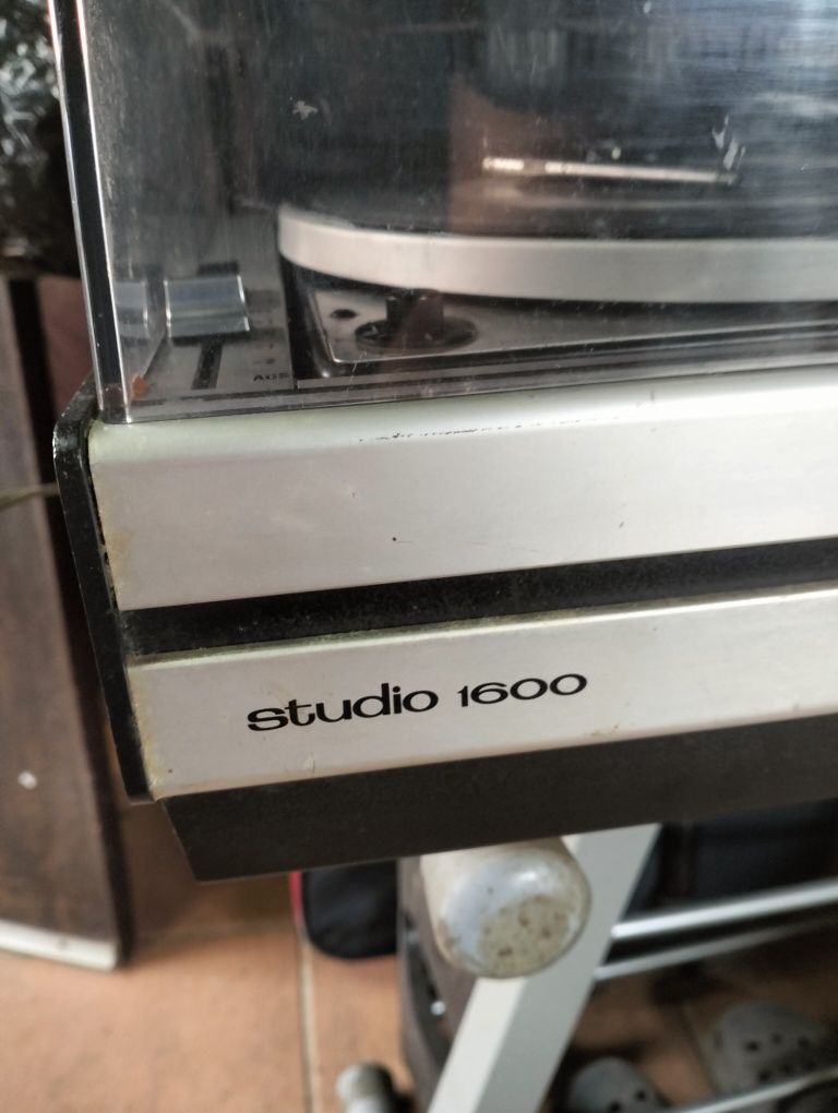 Gira discos Grundig