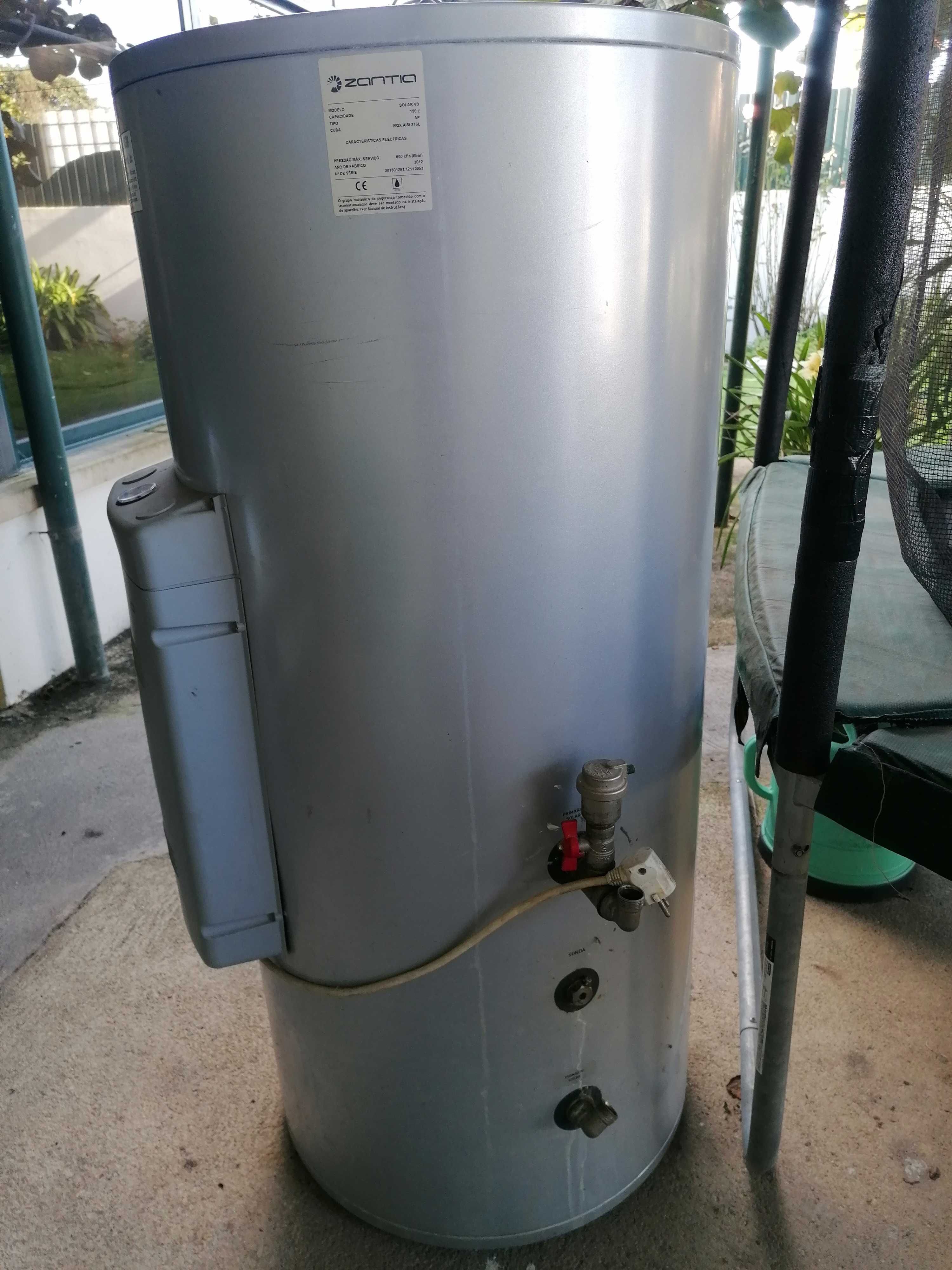 Acumulador de água quente com resistência