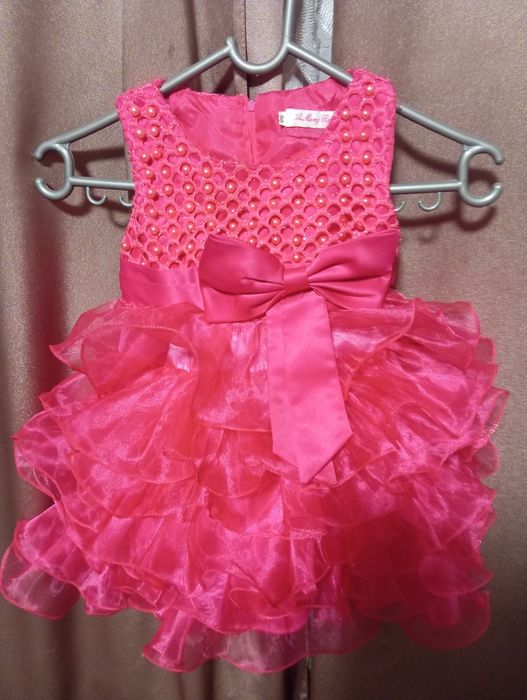 Плаття на дівчинку святкове