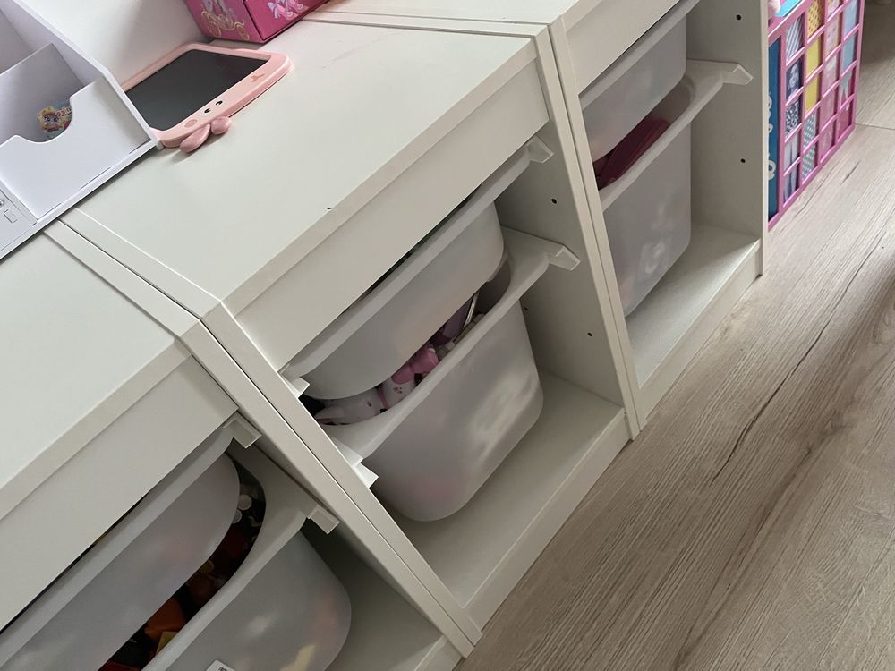 Regał trofast IKEA 3 sztuki biale + pojemniki