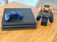 Sony PlayStation 4 PRO 1TB (CUH-7216B) + 3 PADY + ŁADOWARKA DO PADÓW