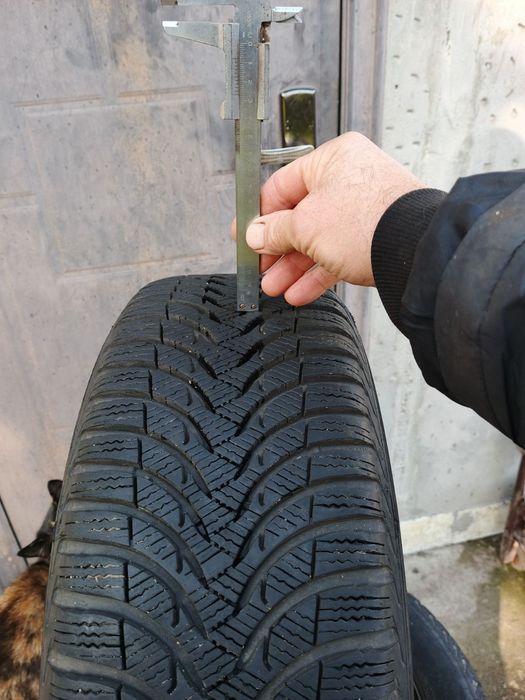 Зимня резина на металевих дисках R16
