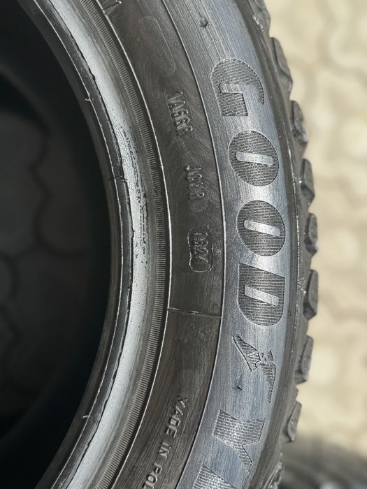 Шини Goodyear UltraGrip Ice Arctic 225/55 R16 99T (шип)