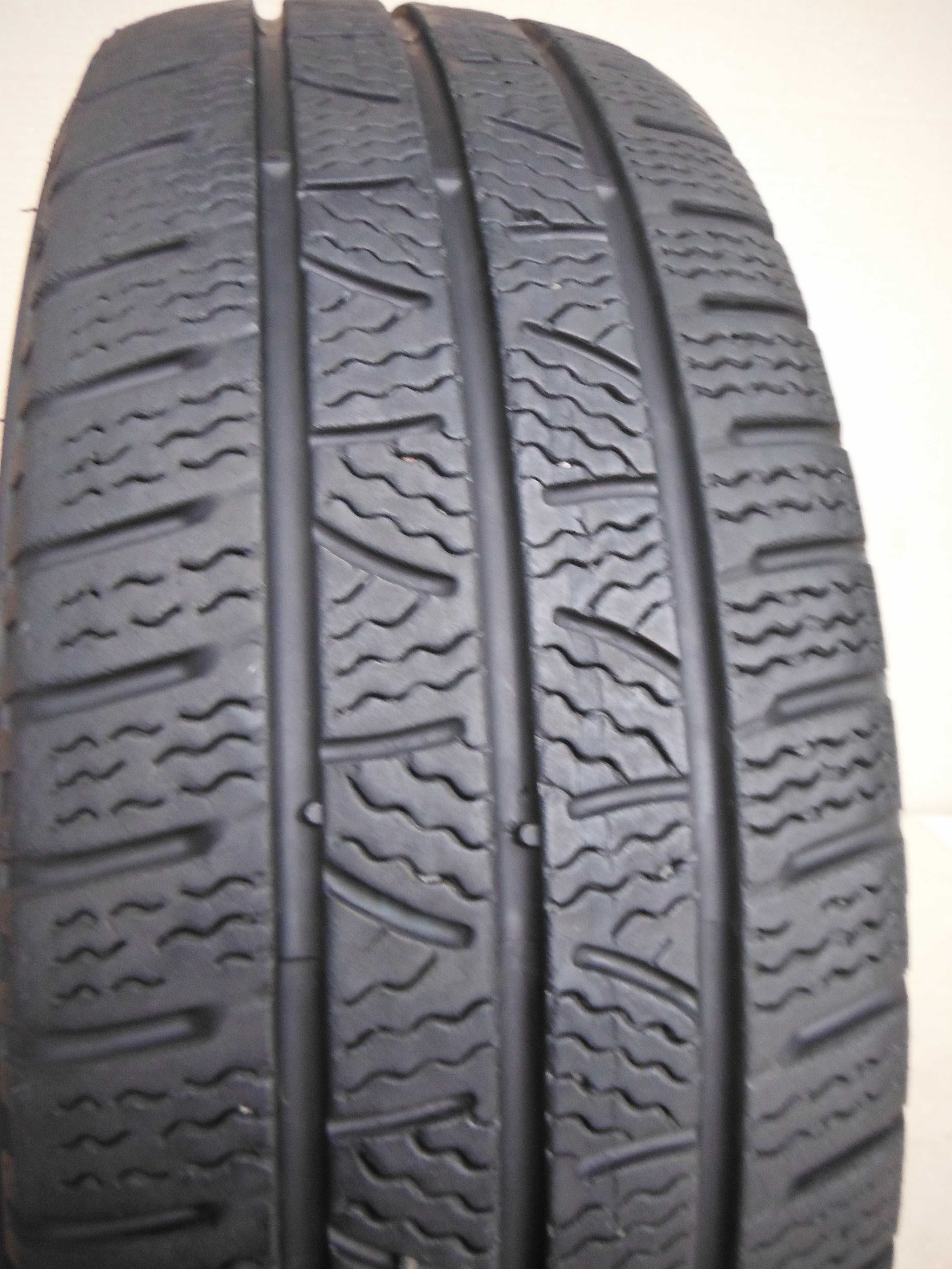Opona Zimowa 205/65/16C Pirelli Carrier 6mm 2018r