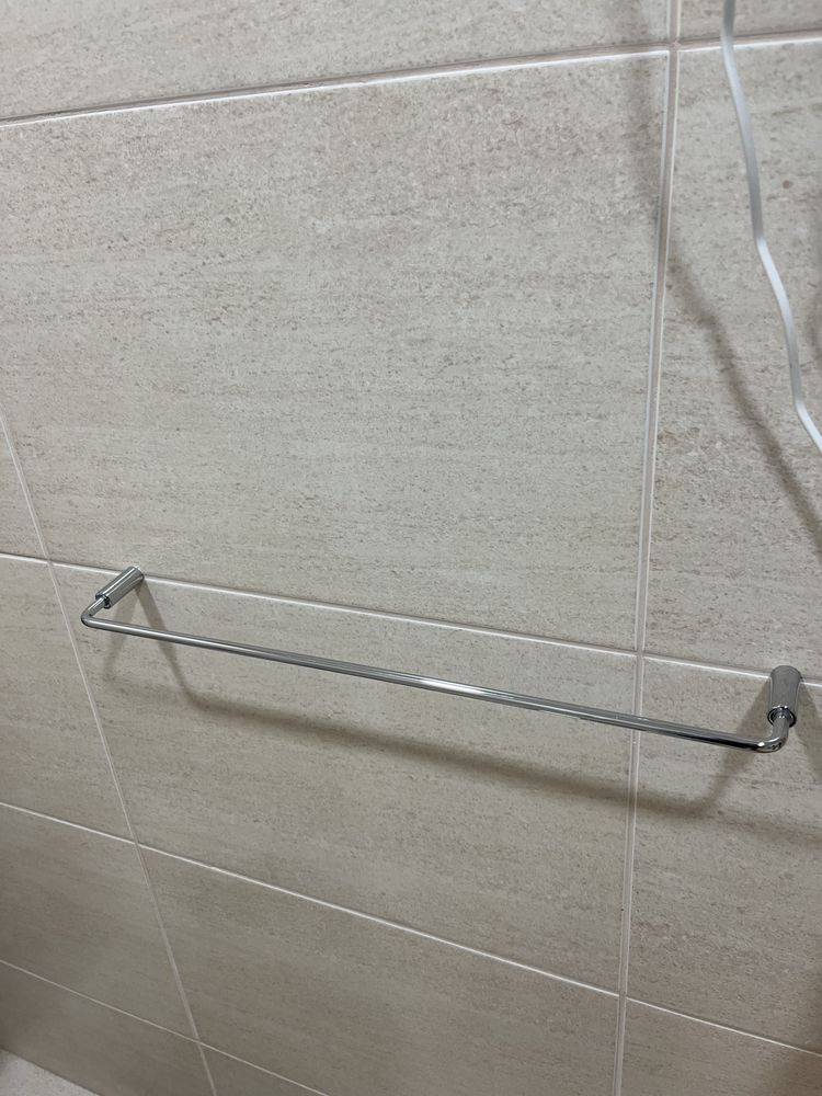 Toalheiro de parede como novo