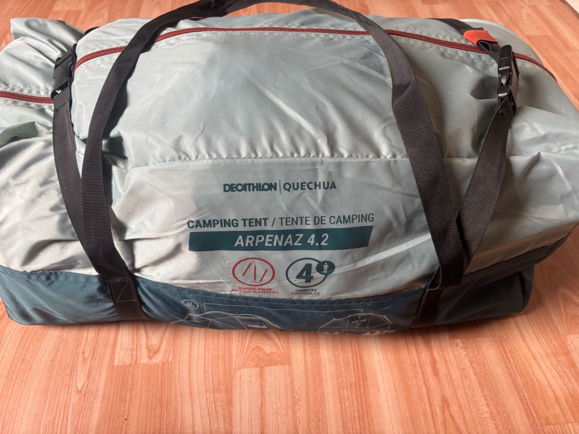 Sprzedam dwa namioty Quechua 4.2 Family i Quechua 6.2 Family