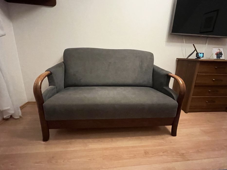 Wygodna sofa 2 osobowa