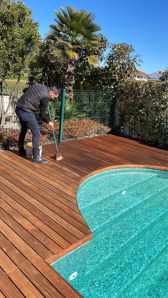 Limpeza de terraço e tratamento em deck de madeira