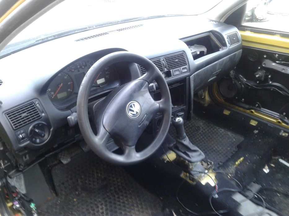 VW Golf 4 IV Tył Zderzak Lampa Prawa Lewa Złoty LA1U 5 Drzwi 5D