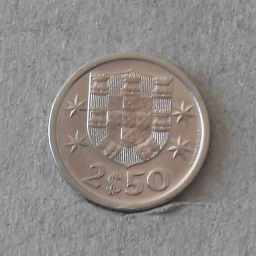 Portugal 2,5 escudos 1967 - olx X10857