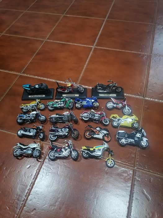 Miniaturas de motas escala 1 18