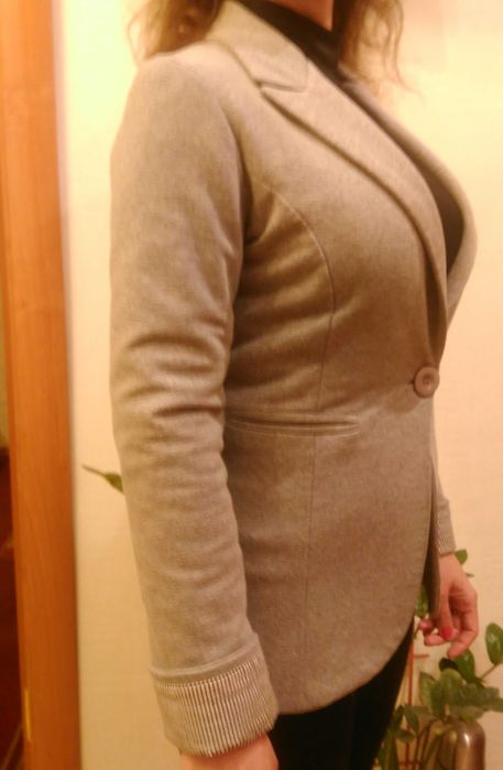 Свитер женский ZARA. И жакет.