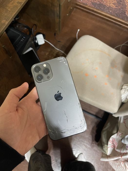 Iphone 13 pro max  ( торг принимается )