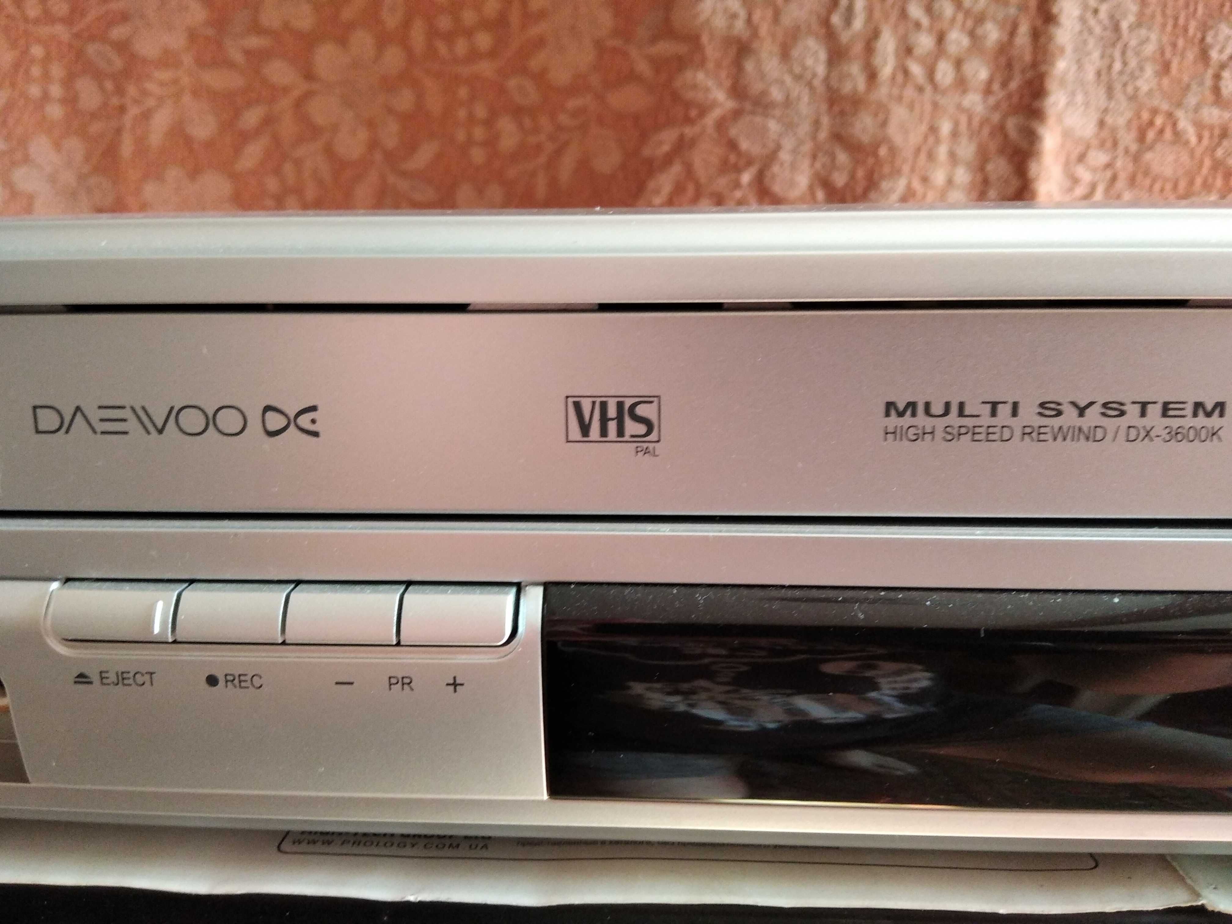 Dvd + VHS Daewoo Combo recorder