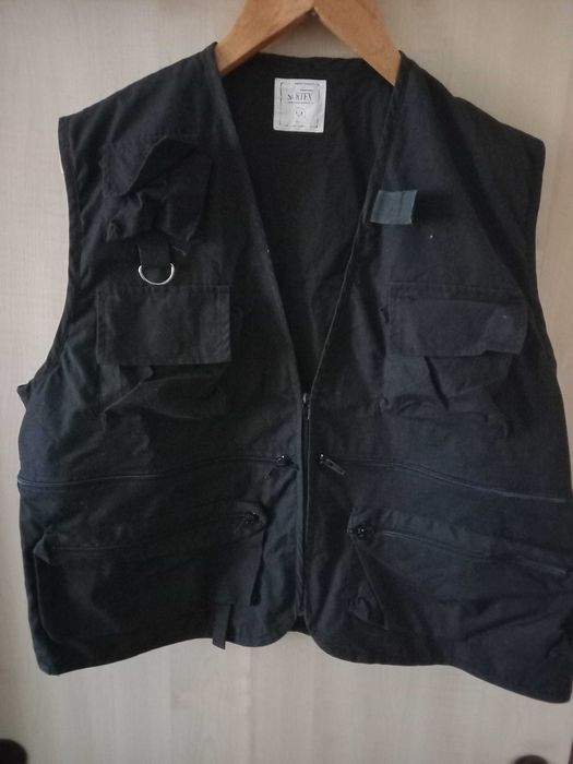 Kamizelka czarna z kieszeniami !