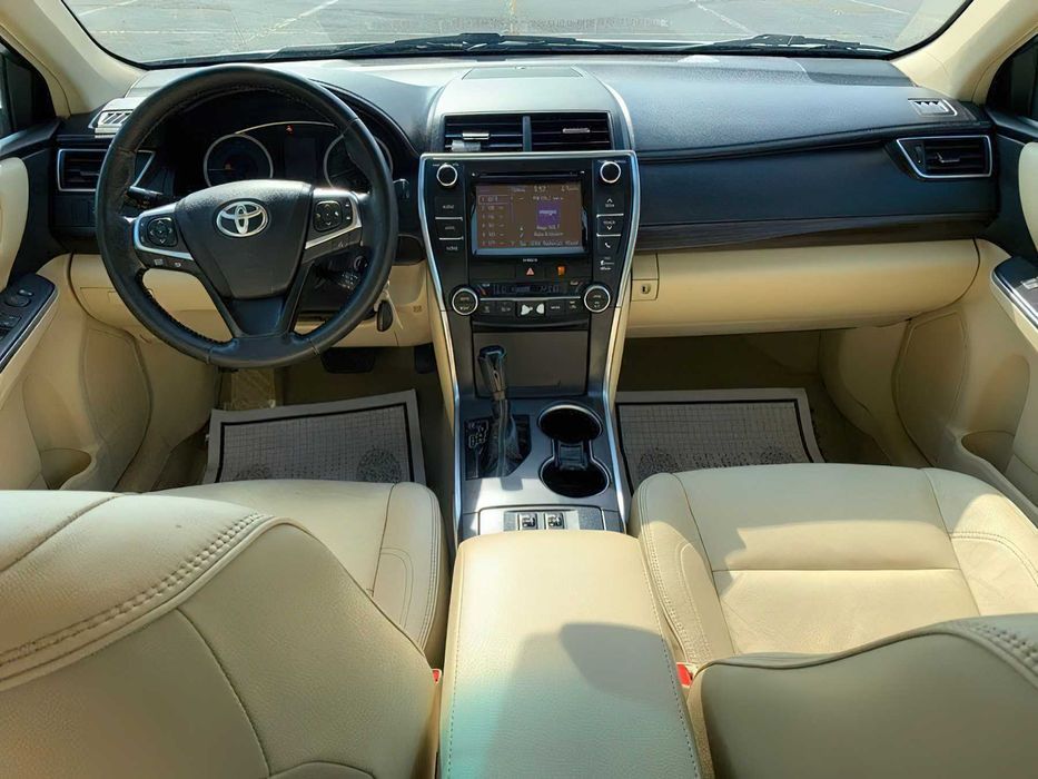 Toyota Camry      2016