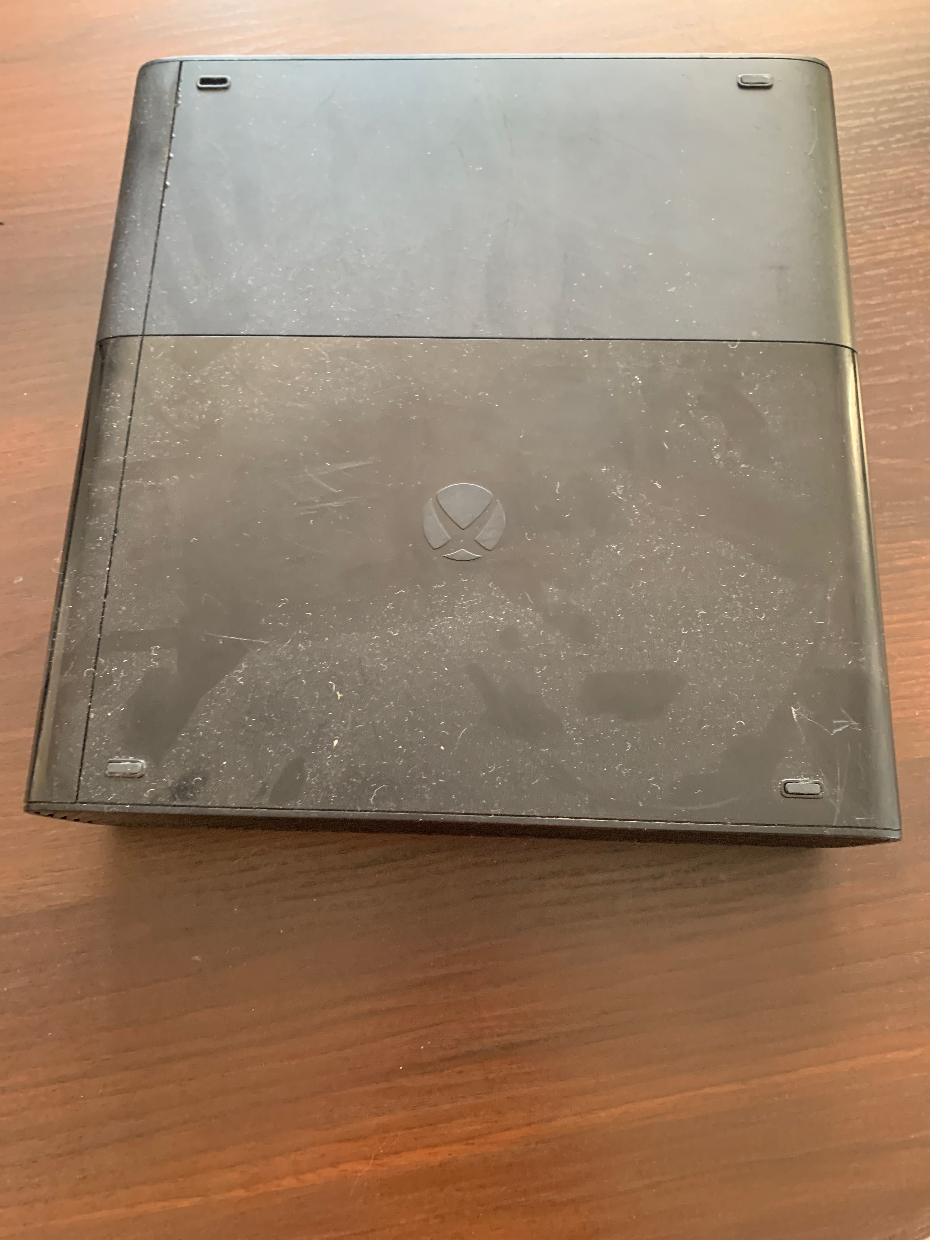 Konsola Xbox 360 E
