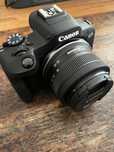 Фотоапарат Canon  EOS R100