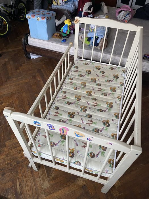 Безкоштовно! Дитяче ліжечко + матрац
