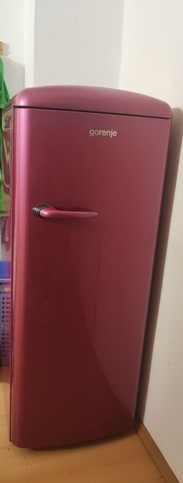 Lodówka Gorenje w stylu Retro ,różowy kolor