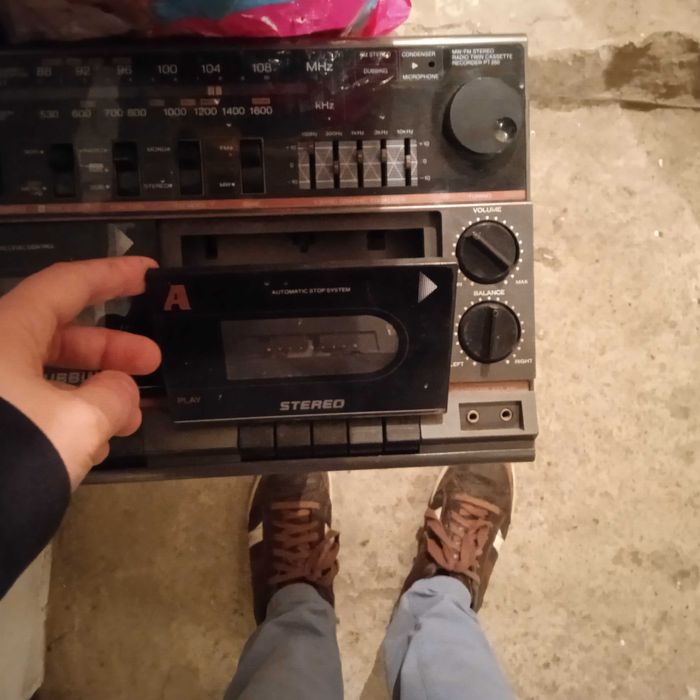 radio bumbox jamnik z lat 80 sprawny