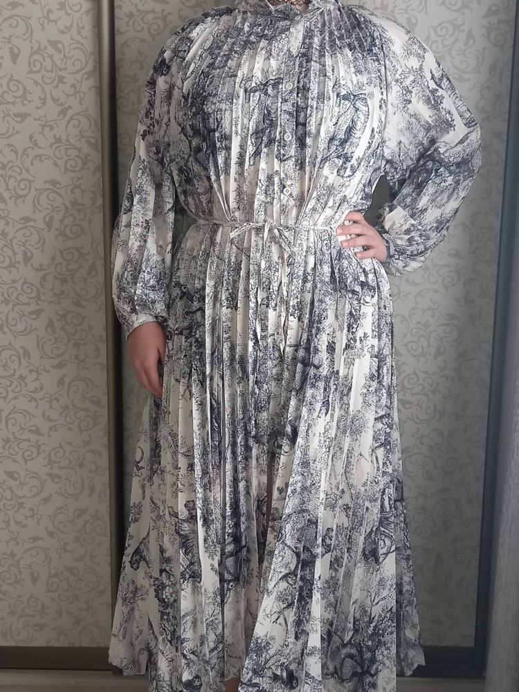 Плаття під Dior нове