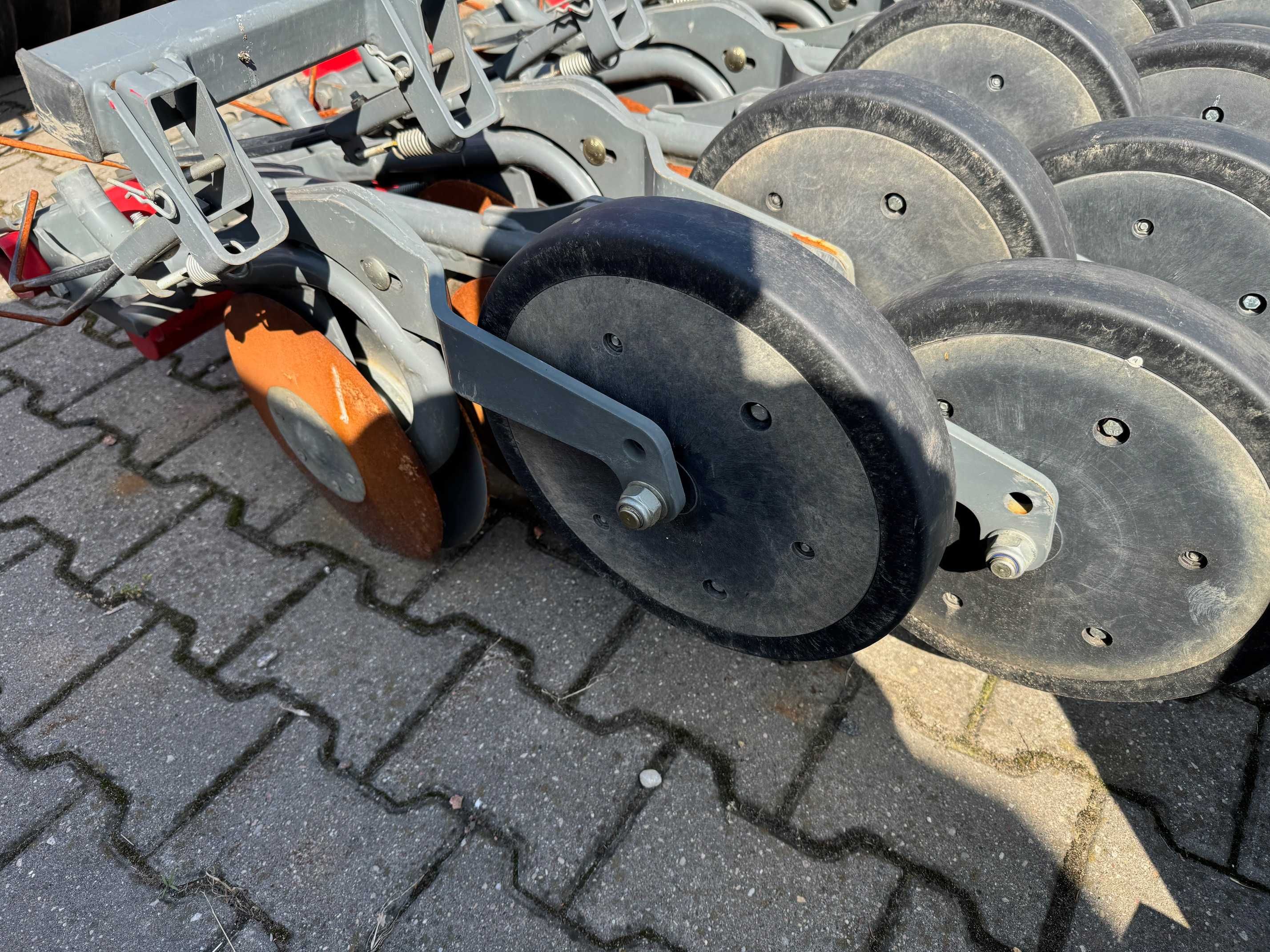 Unia agregat uprawowo-siewny FST 1000/4