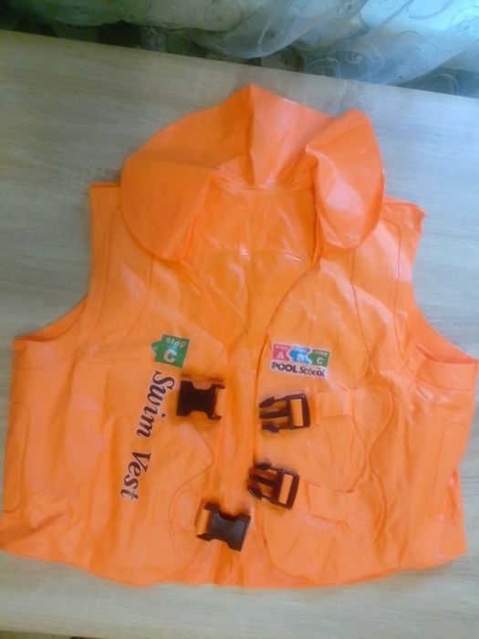 Дитячий надувний жилет