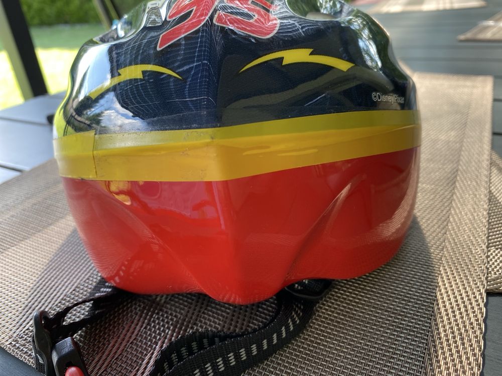 Kask dziecięcy Disney pixar