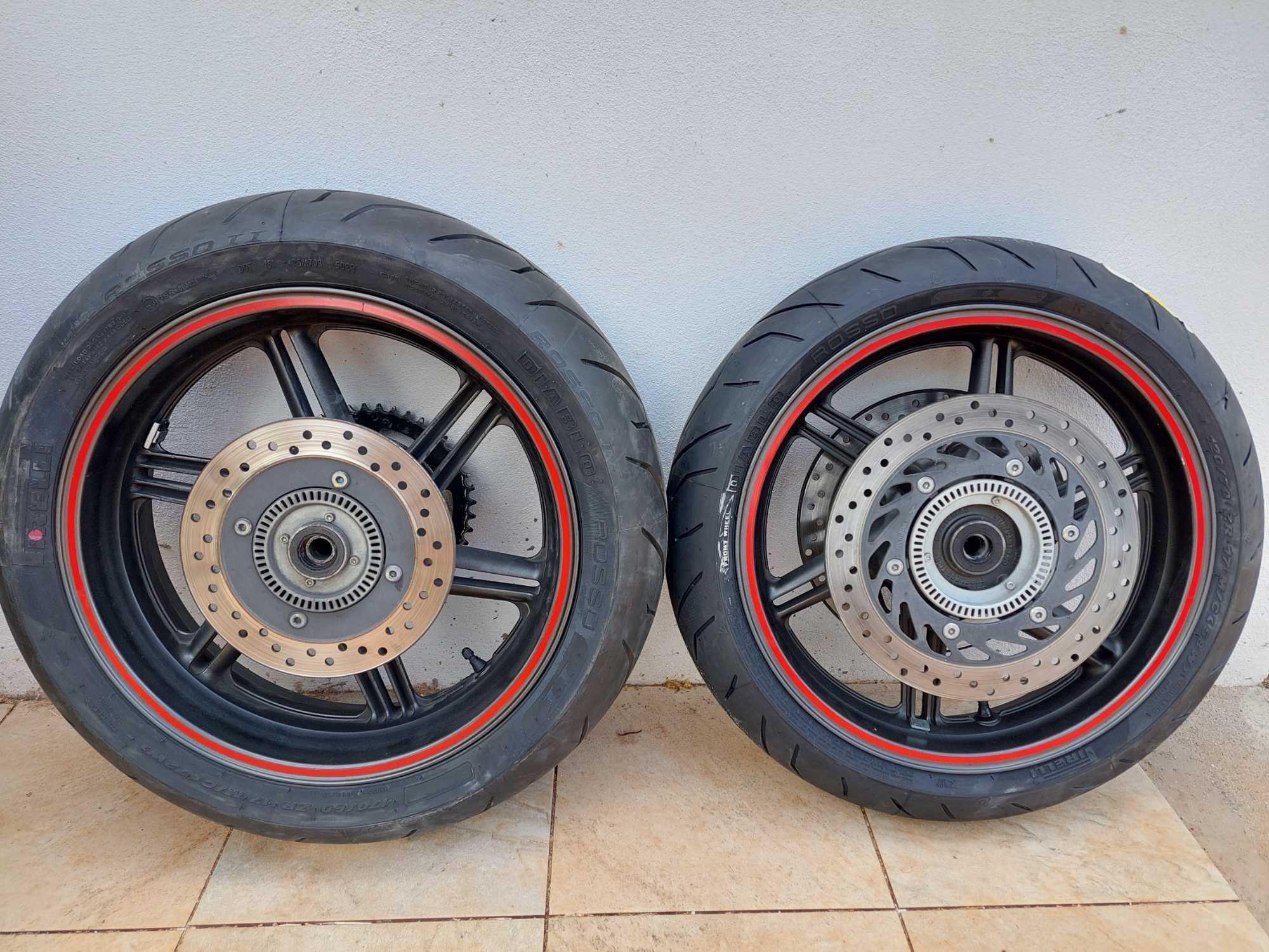 Vendo Honda CBF 600S ABS aceito troca.