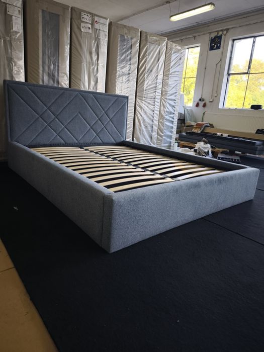Łóżko tapicerowane 160x200 nowe szara tkanina stelaż drewniany