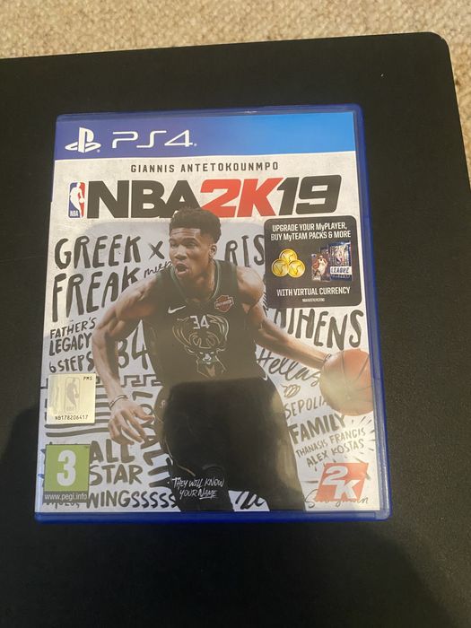 Playsation 4 z grami