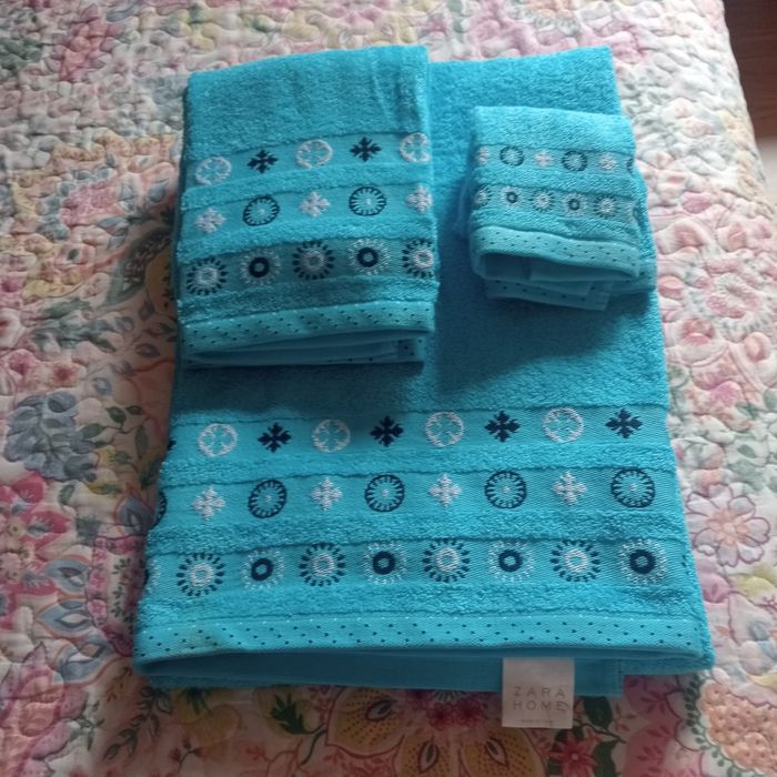 Conjunto de toalhas novas _- Zara Home