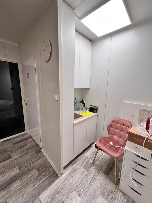 Stanowisko lokal na wynajem pod usługi stylizacji paznokci