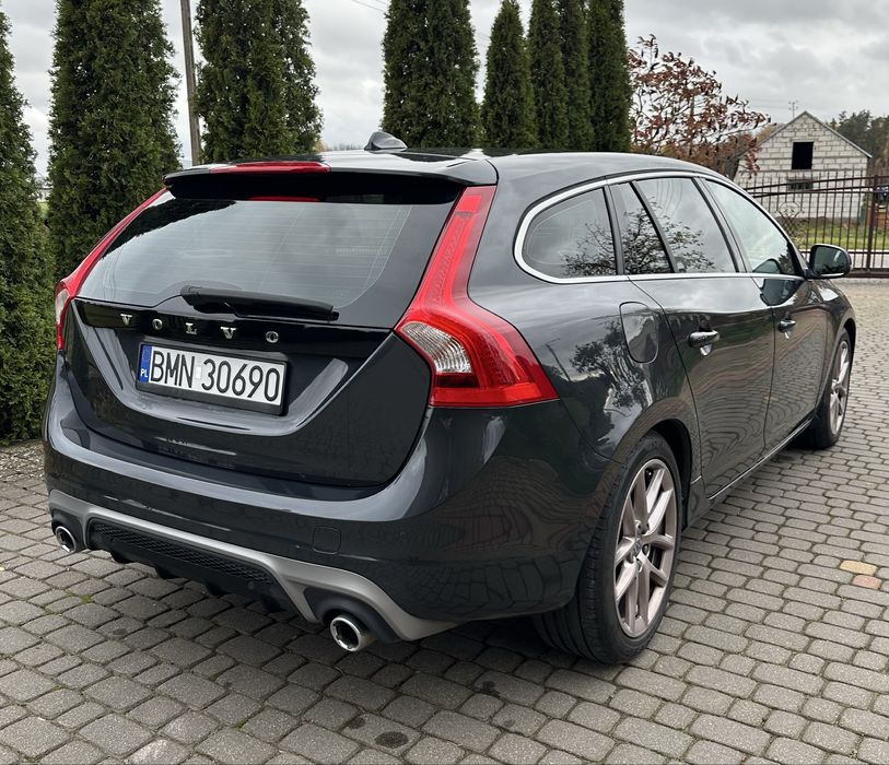 Volvo V60 2.0 D3 R-DESIGN