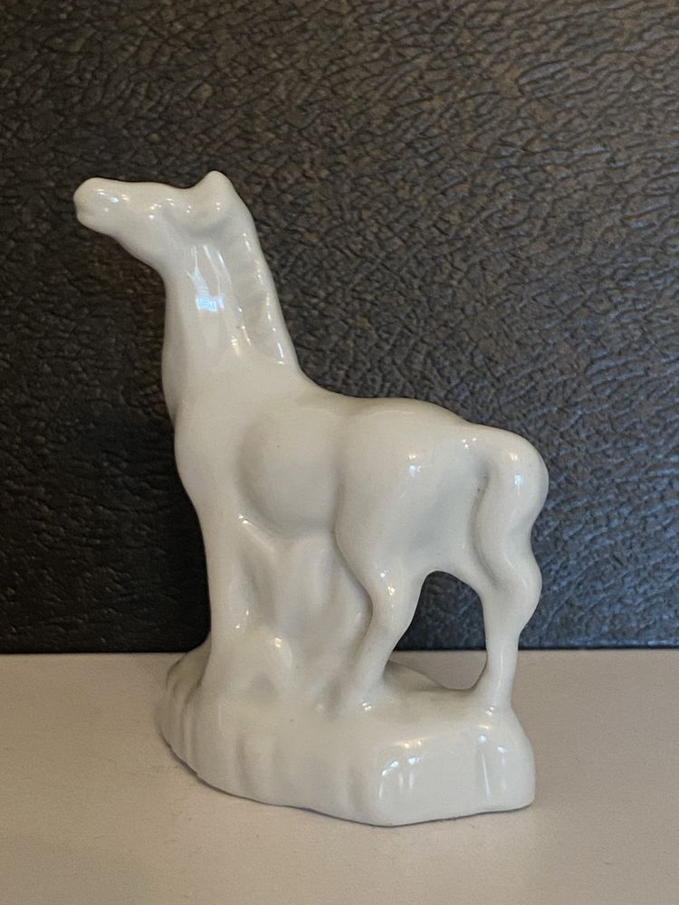 Figurka biały koń porcelana