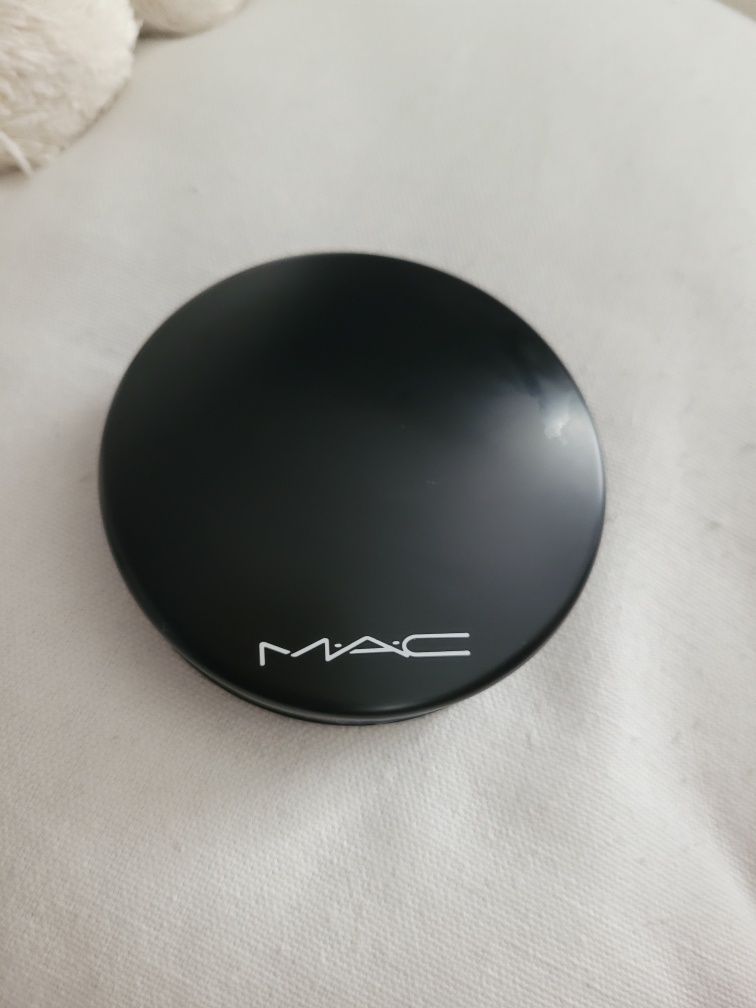 Puder mineralny MAC,  medium tan, MAC mineralize