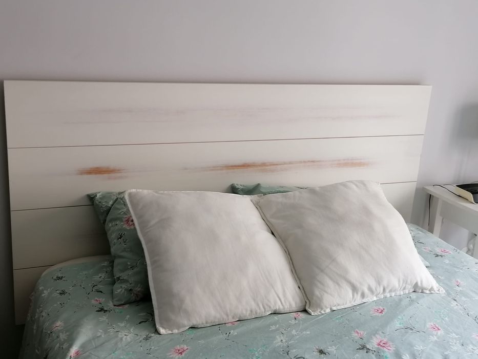 Cabeceira de cama decapada