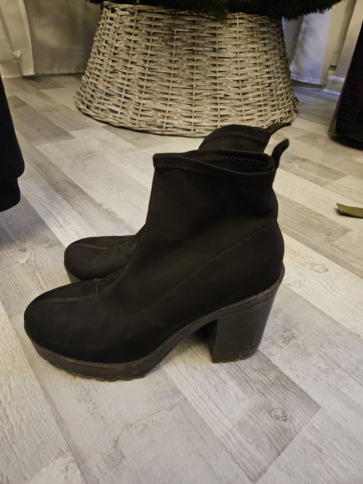Kozaki czarne botki na platformie rozmiar 37 H&M