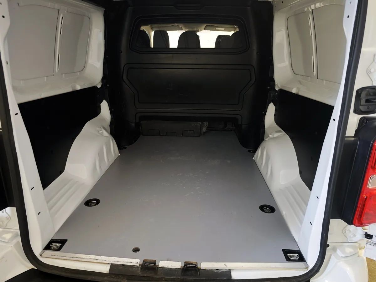 Peugeot Expert 2.0 Diesel 177 KM Automat 5 Drzwi Xenon F VAT 5 Osobowy