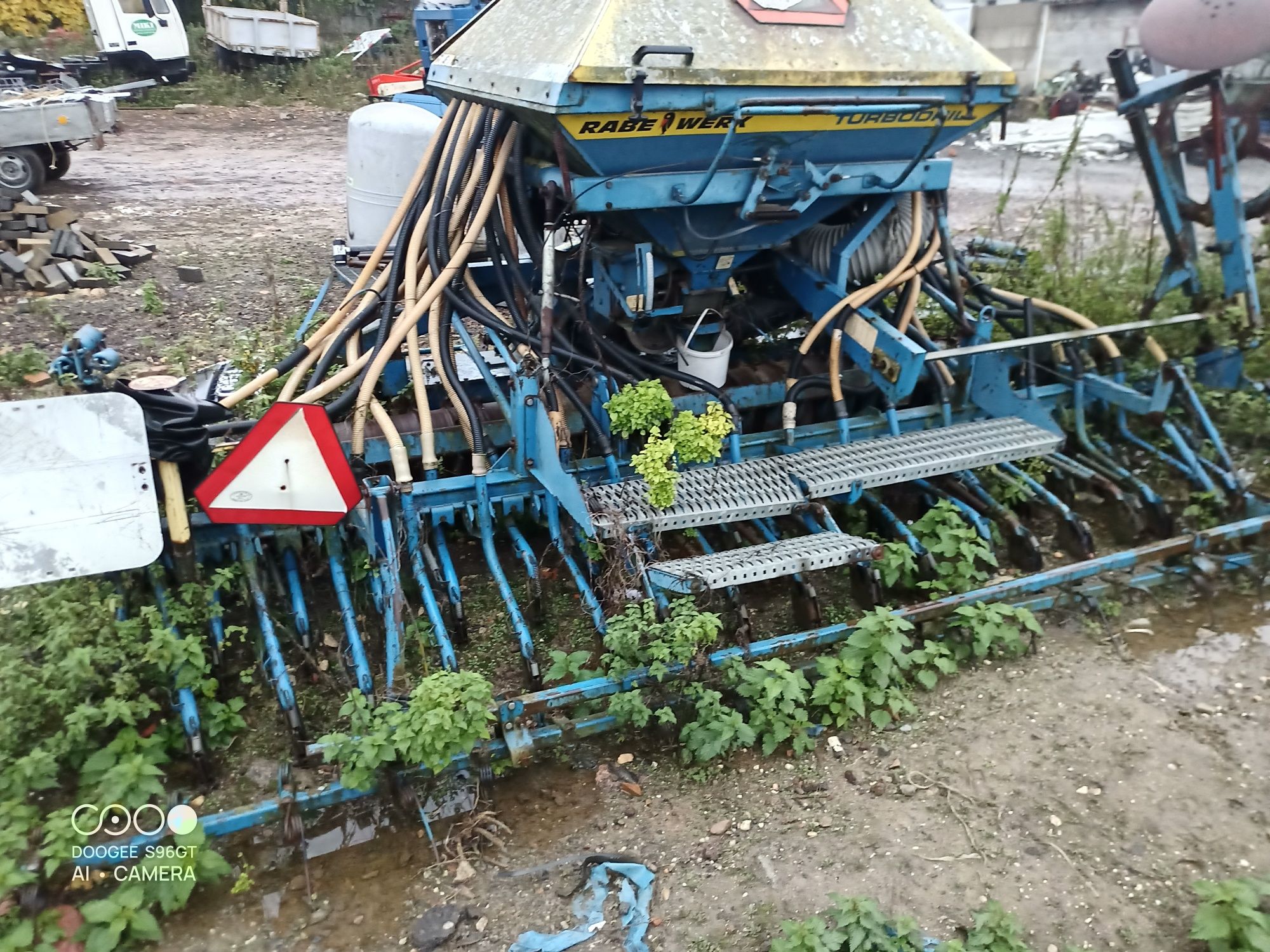 Agregat uprawowo-siewny aktywny pneumatyczny Rabe werk t450