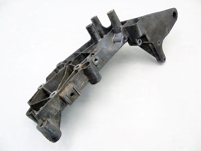 łapa Wspornik Silnika 2.4 T B Volvo V70 i II S70 C70 S80 S60