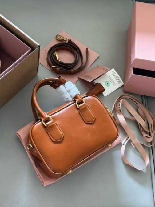 Torebka damska elegancka Miu Miu skora 534-109