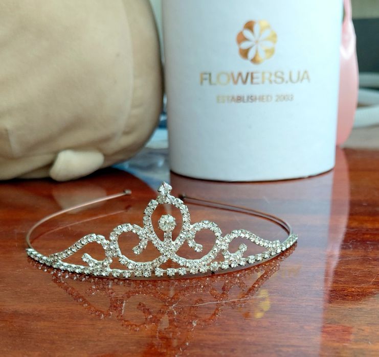 Діадема, корона.