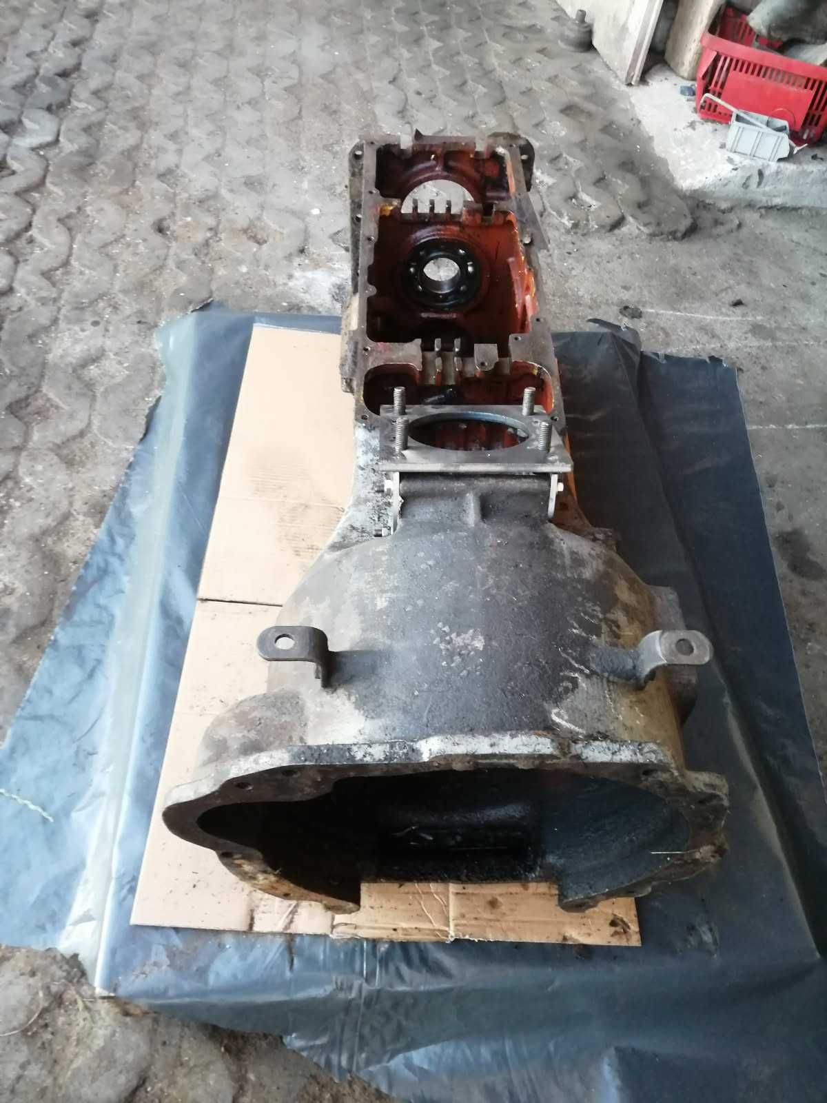 Obudowa skrzyni Biegów, Korpus,Ursus c4011,c355,c360, CAŁY,WYSYŁKA