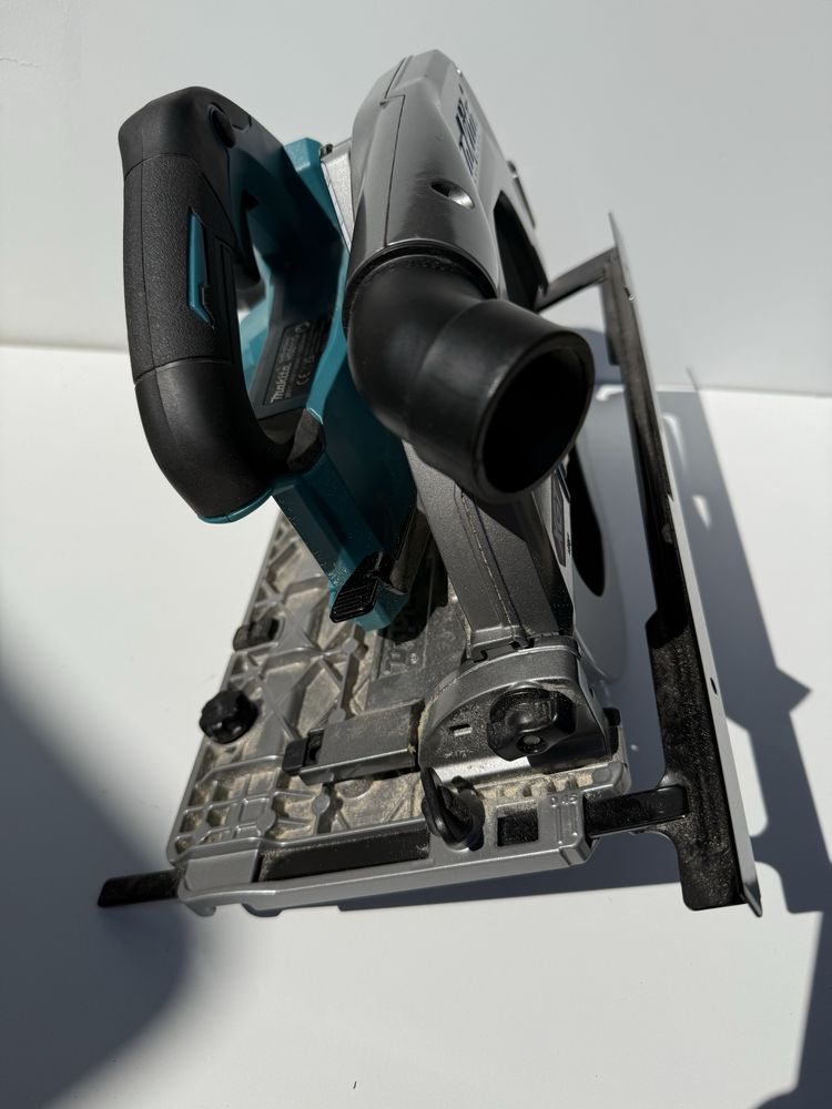 Дискова пила makita HS011GZ