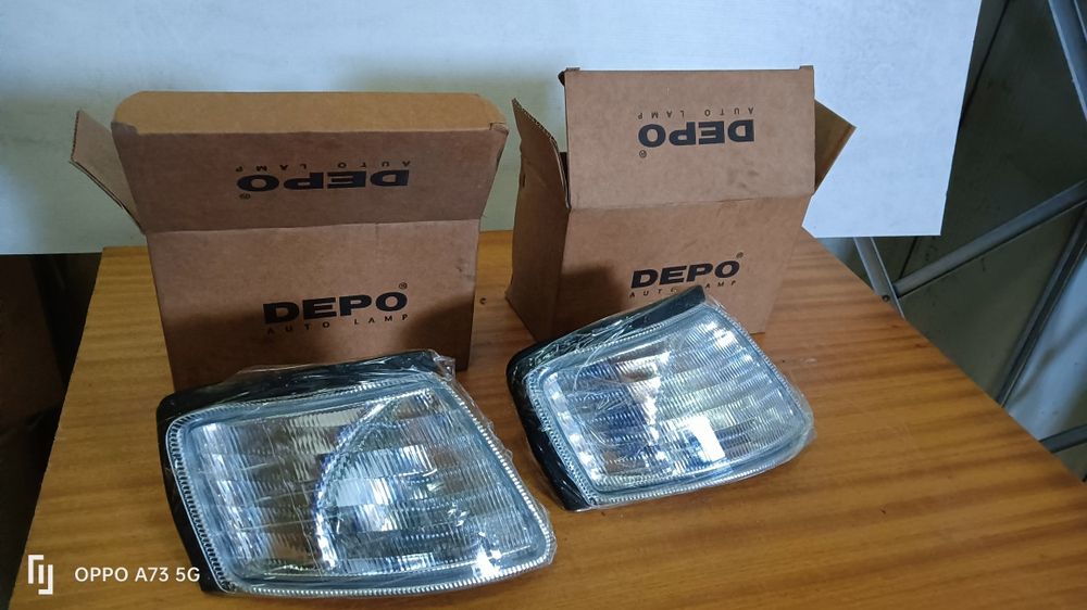 Pisca Nissan Primera de 1996 Depo direito