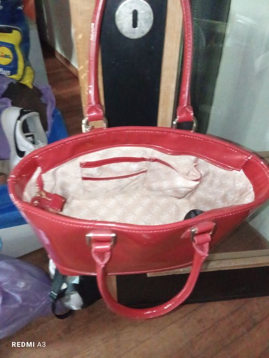 Mala de senhora Guess