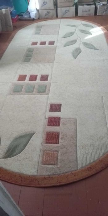 Меблі, техніка, килими, велосипед